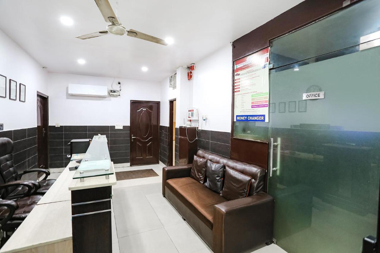 Fabhotel The Lazeez New Delhi Exterior photo